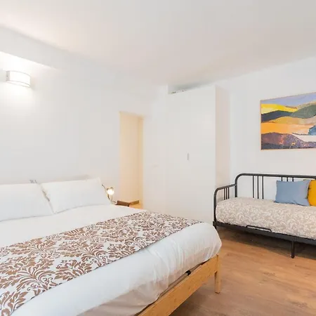 Apartment Da Pia In Historycal Centre By Rent Como