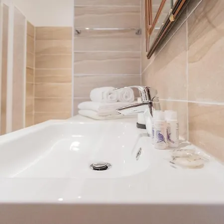 Da Pia In Historycal Centre By Rent Apartment Como