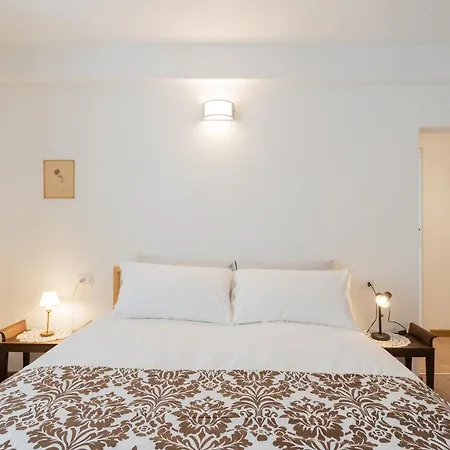 Da Pia In Historycal Centre By Rent Apartment
